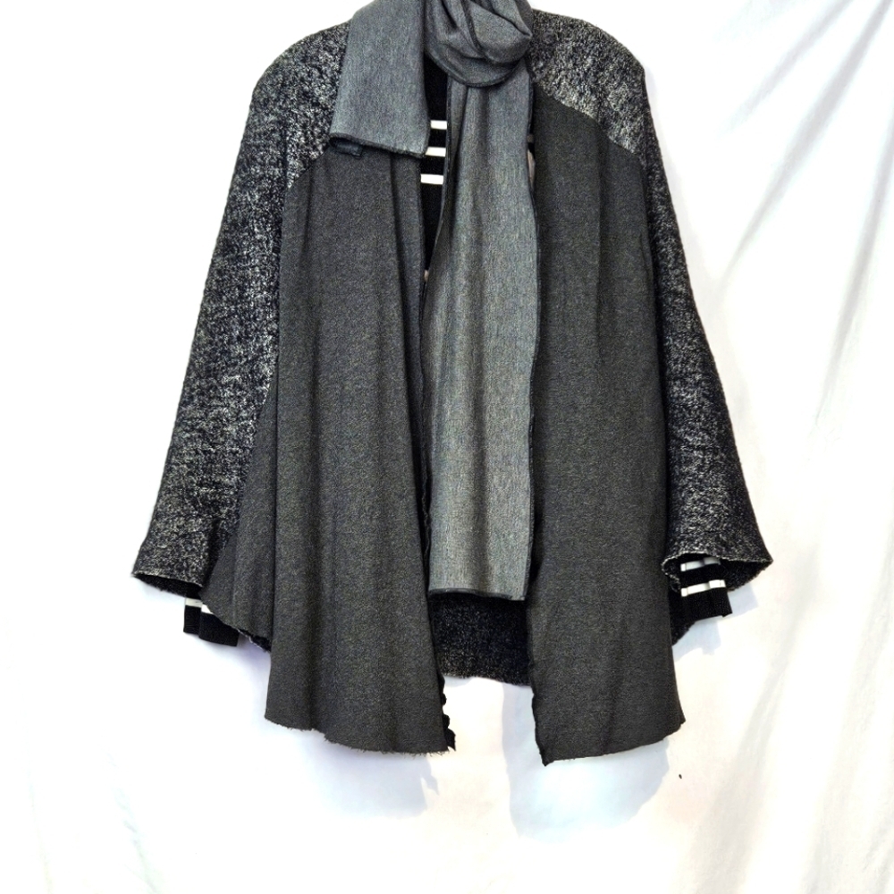 Vintage Boucle Jersey Knit Tweed Wool Wrapped Scarf Cape Coat